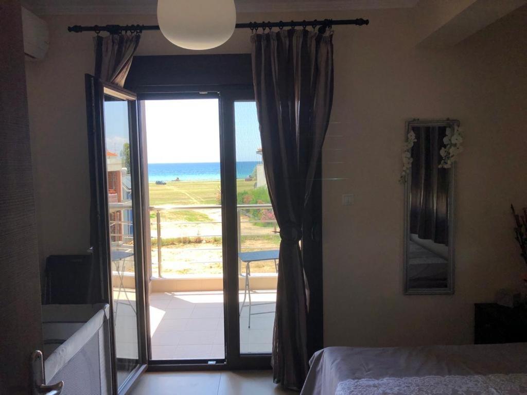 Am Beach House Nea Moudania Ngoại thất bức ảnh